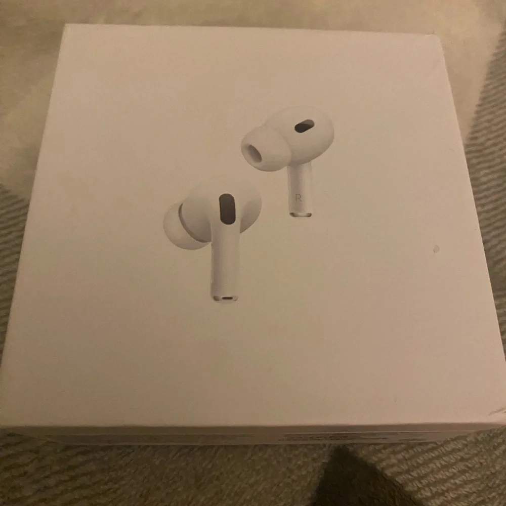 Wireless Earbuds with Charging Case - White